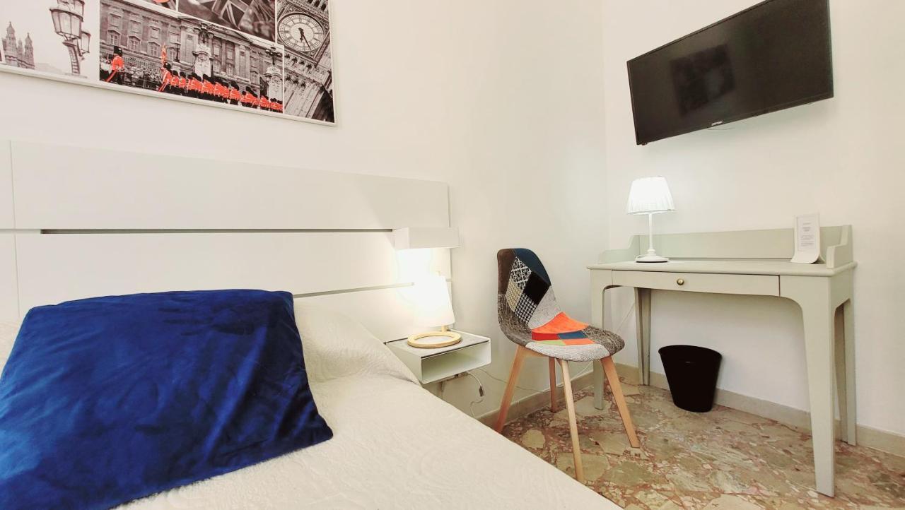 Zanzi 'S Charming Rooms อาโวลา ภายนอก รูปภาพ