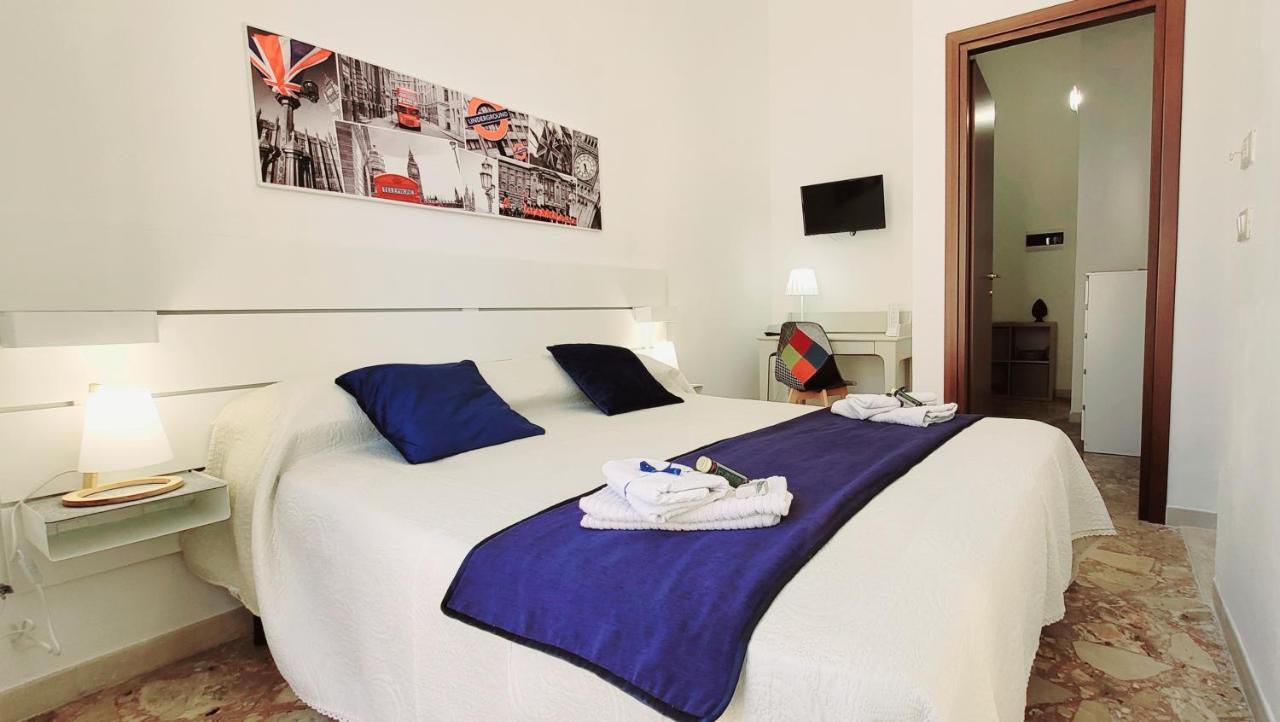 Zanzi 'S Charming Rooms อาโวลา ภายนอก รูปภาพ