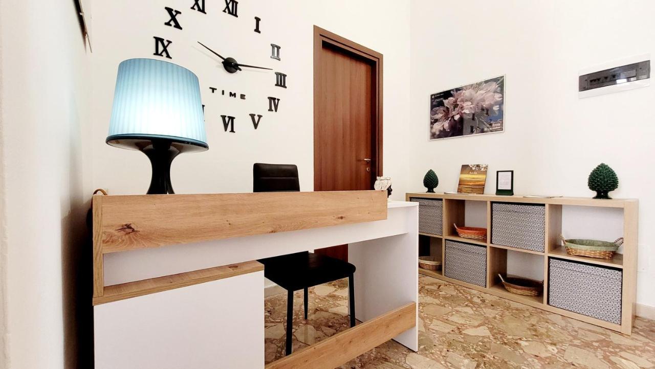 Zanzi 'S Charming Rooms อาโวลา ภายนอก รูปภาพ