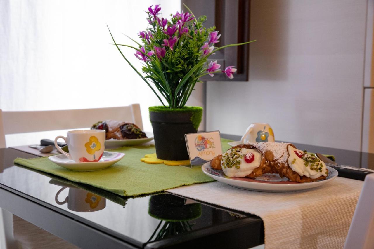 Zanzi 'S Charming Rooms อาโวลา ภายนอก รูปภาพ