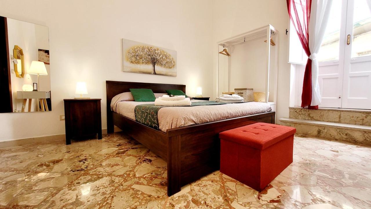 Zanzi 'S Charming Rooms อาโวลา ภายนอก รูปภาพ